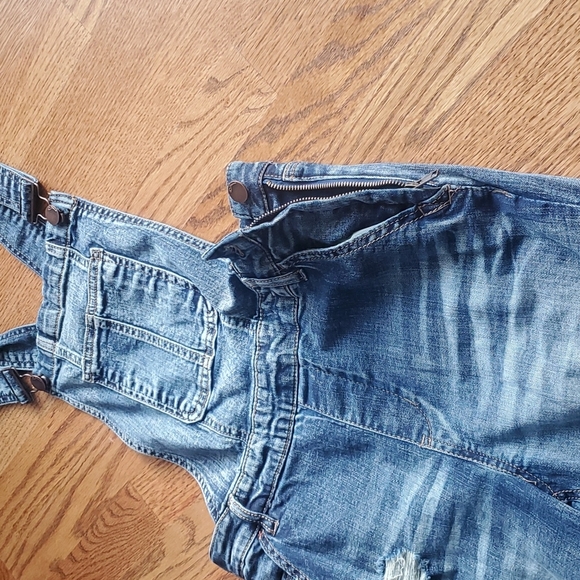 Dollhouse Jean Distressed Bib Overalls - Picture 13 of 16